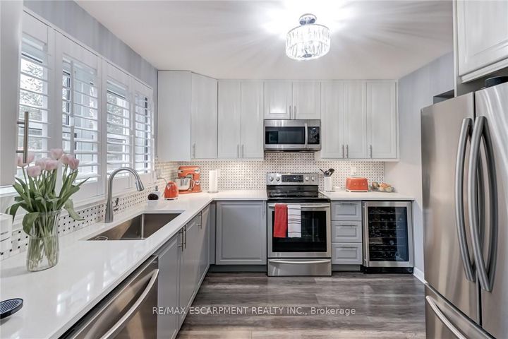 Photo 9 at 48 - 2825 Gananoque Drive, Meadowvale, Mississauga