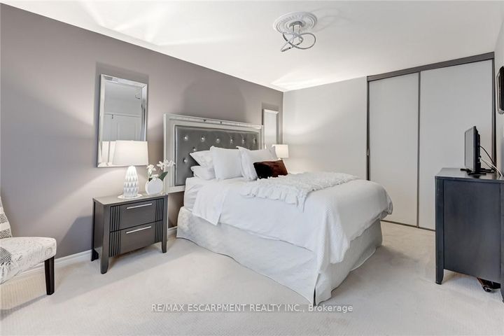 Photo 17 at 48 - 2825 Gananoque Drive, Meadowvale, Mississauga