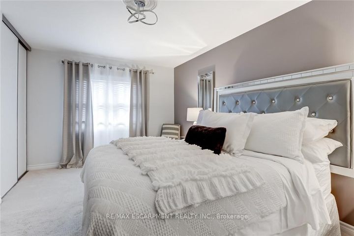 Photo 18 at 48 - 2825 Gananoque Drive, Meadowvale, Mississauga