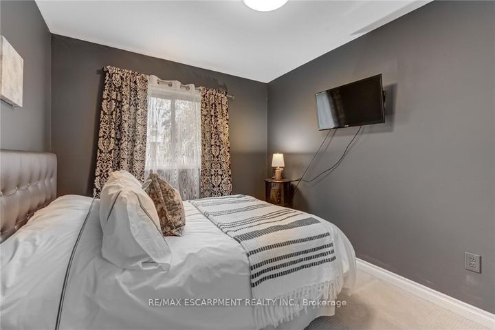 Photo 23 at 48 - 2825 Gananoque Drive, Meadowvale, Mississauga