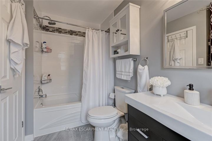 Photo 26 at 48 - 2825 Gananoque Drive, Meadowvale, Mississauga