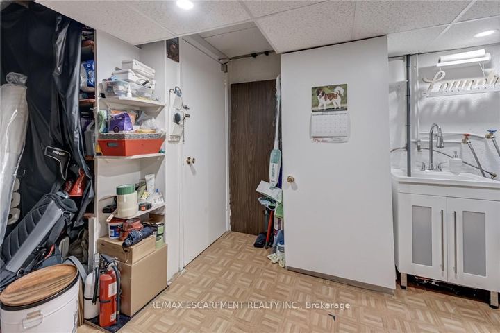 Photo 31 at 48 - 2825 Gananoque Drive, Meadowvale, Mississauga