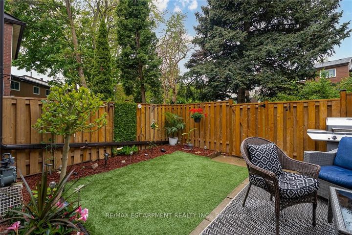 Photo 38 at 48 - 2825 Gananoque Drive, Meadowvale, Mississauga