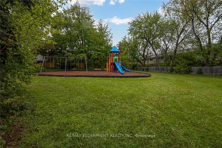 Photo 41 at 48 - 2825 Gananoque Drive, Meadowvale, Mississauga
