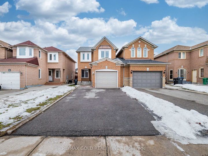 Photo 0 at 33 Fiddleneck Crescent, Wellington, Brampton