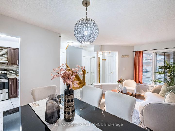 Photo 8 at 33 Fiddleneck Crescent, Wellington, Brampton