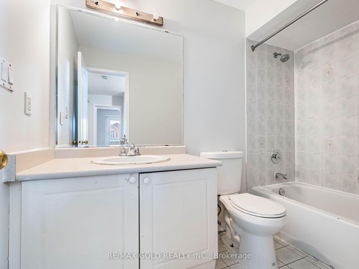 Photo 26 at 33 Fiddleneck Crescent, Wellington, Brampton