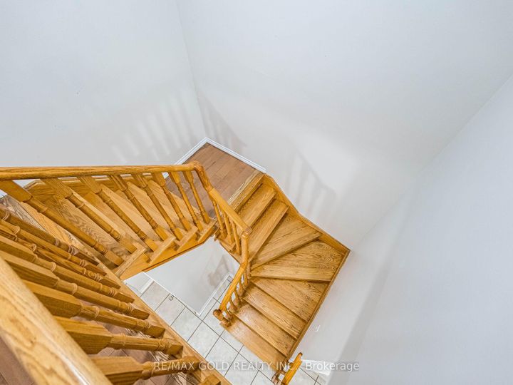 Photo 28 at 33 Fiddleneck Crescent, Wellington, Brampton