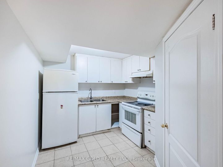 Photo 30 at 33 Fiddleneck Crescent, Wellington, Brampton