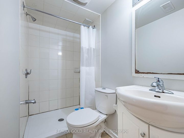 Photo 32 at 33 Fiddleneck Crescent, Wellington, Brampton