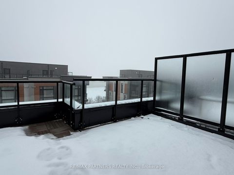 Photo 9 at 924 - 2 Steckley House Lane, Rural Richmond Hill, Richmond Hill