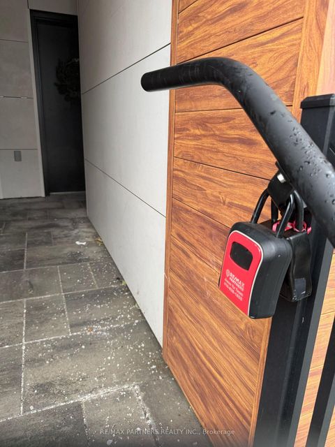 Photo 10 at 924 - 2 Steckley House Lane, Rural Richmond Hill, Richmond Hill