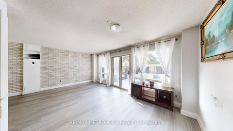 Photo 5 at 18 - 11 Livonia Place, Morningside, Toronto