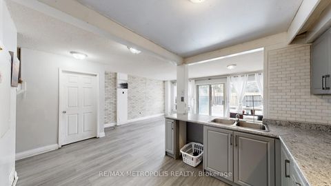 Photo 14 at 18 - 11 Livonia Place, Morningside, Toronto