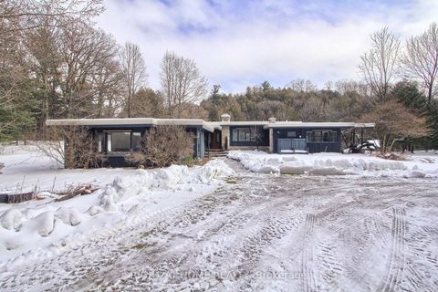 Photo 2 at 115 Valley Road, Kleinburg, Vaughan