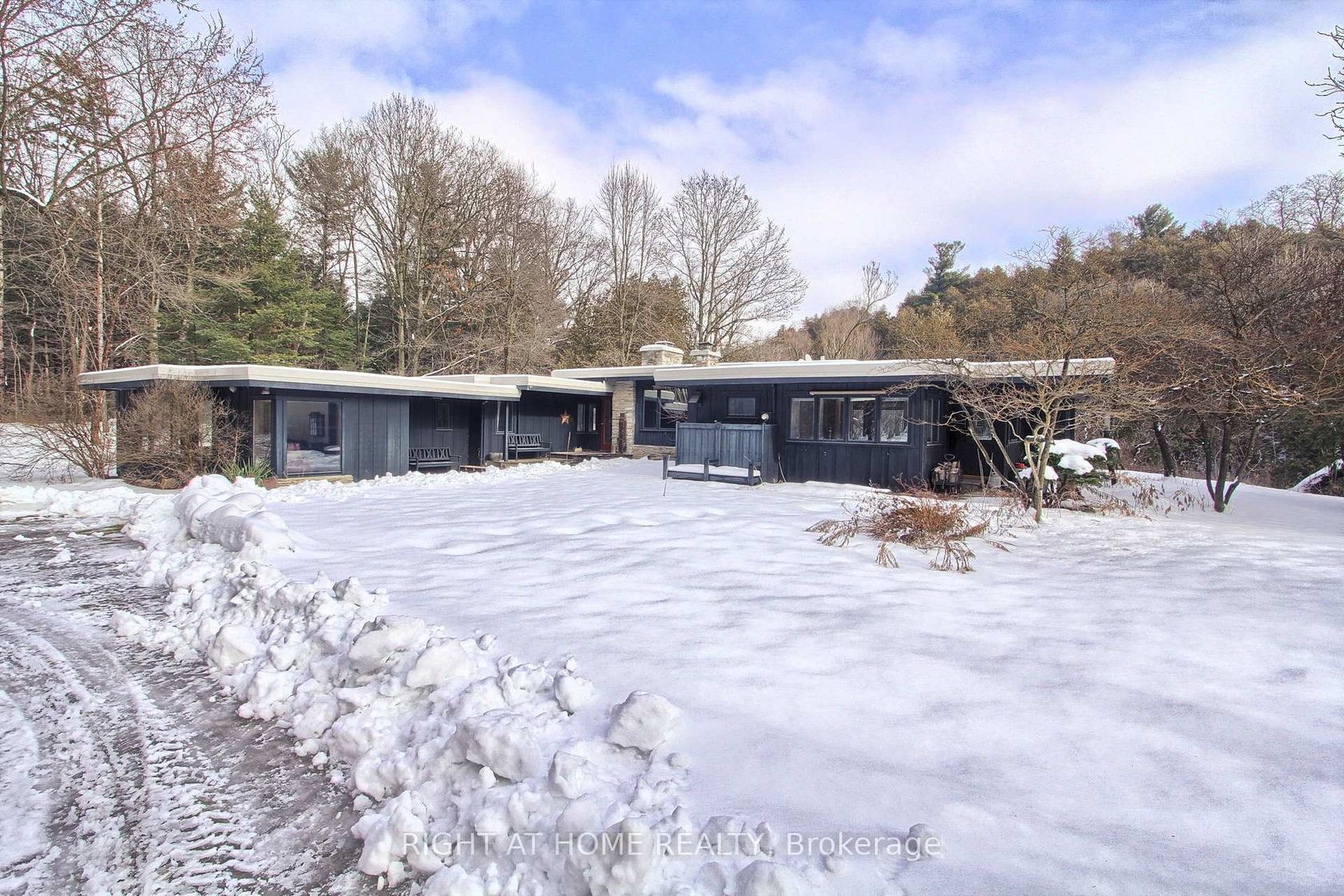 115 Valley Road, Kleinburg, Vaughan photo number 2