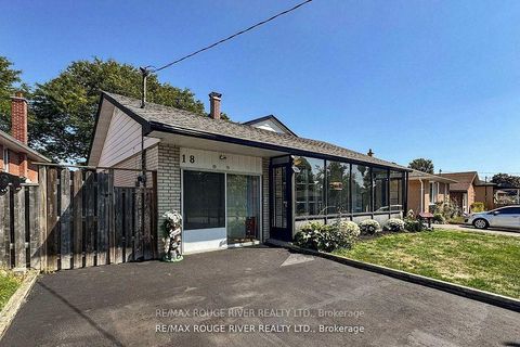 Photo 1 at 18 Darlingside Drive, West Hill, Toronto