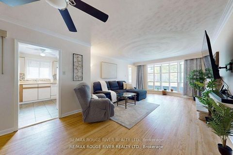 Photo 4 at 18 Darlingside Drive, West Hill, Toronto