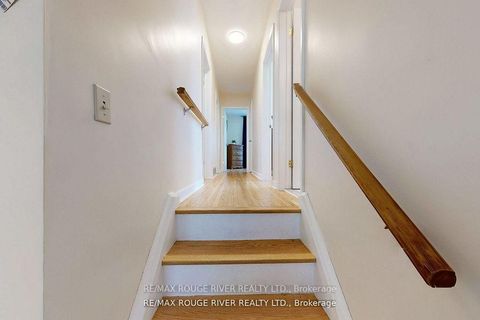 Photo 11 at 18 Darlingside Drive, West Hill, Toronto