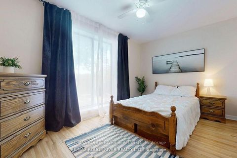 Photo 12 at 18 Darlingside Drive, West Hill, Toronto