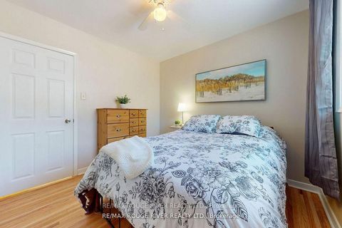 Photo 16 at 18 Darlingside Drive, West Hill, Toronto