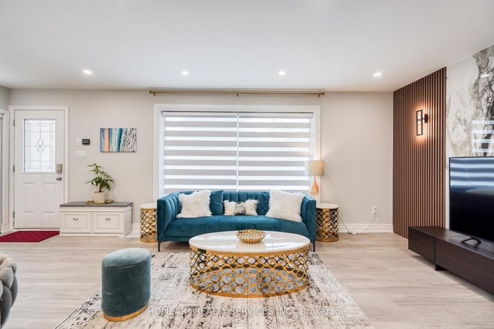 Photo 6 at 2 Lesgay Crescent, Don Valley Village, Toronto