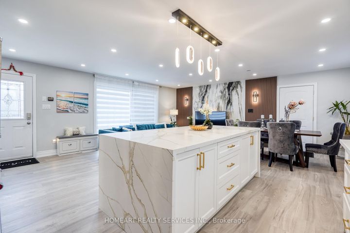 Photo 10 at 2 Lesgay Crescent, Don Valley Village, Toronto