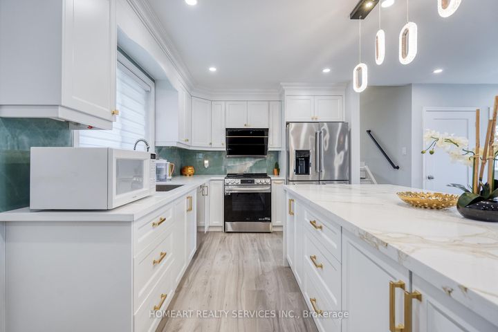 Photo 11 at 2 Lesgay Crescent, Don Valley Village, Toronto