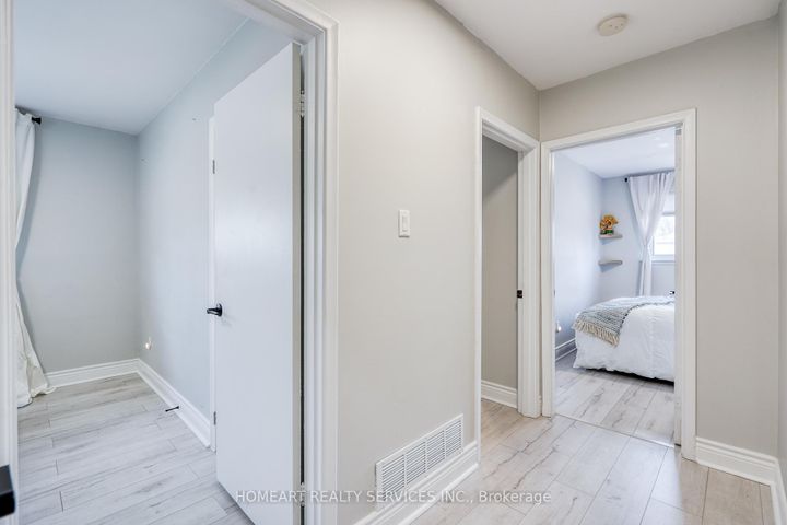 Photo 13 at 2 Lesgay Crescent, Don Valley Village, Toronto