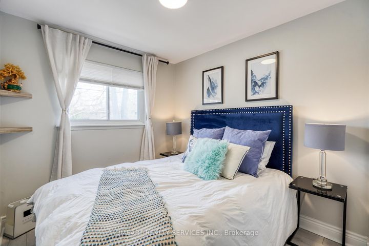 Photo 15 at 2 Lesgay Crescent, Don Valley Village, Toronto