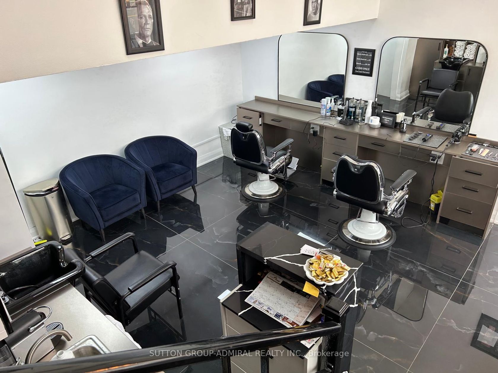 558 Eglinton Avenue W, Forest Hill North, Toronto photo number 2