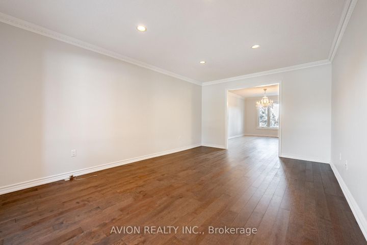 Photo 6 at 103 Spadina Road, Bayview Hill, Richmond Hill