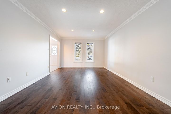 Photo 8 at 103 Spadina Road, Bayview Hill, Richmond Hill