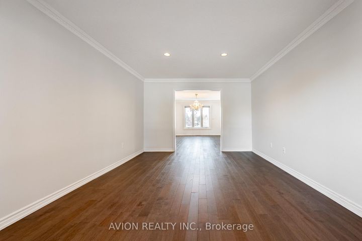 Photo 9 at 103 Spadina Road, Bayview Hill, Richmond Hill