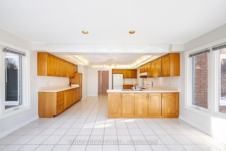 Photo 15 at 103 Spadina Road, Bayview Hill, Richmond Hill