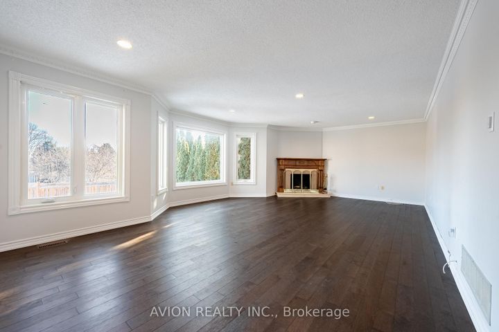 Photo 16 at 103 Spadina Road, Bayview Hill, Richmond Hill