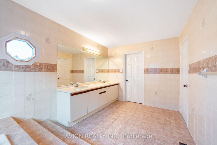 Photo 22 at 103 Spadina Road, Bayview Hill, Richmond Hill