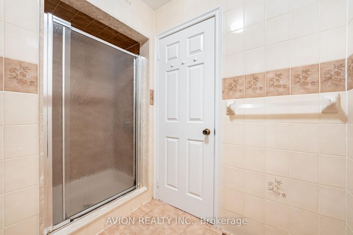 Photo 23 at 103 Spadina Road, Bayview Hill, Richmond Hill