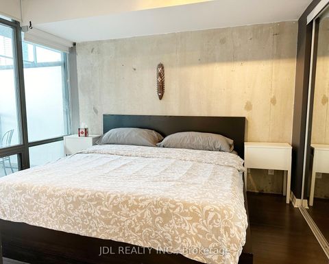 Photo 4 at 1607 - 22 Wellesley Street E, Yonge Corridor, Toronto