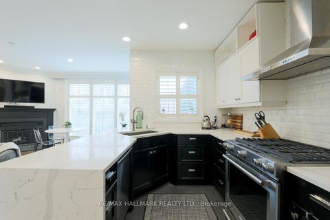 Photo 11 at 14 Wendover Road, Kingsway South, Toronto