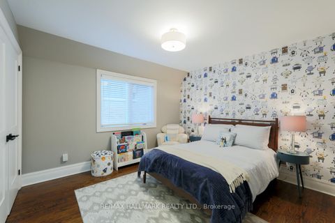 Photo 19 at 14 Wendover Road, Kingsway South, Toronto