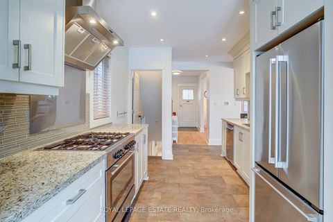 Photo 12 at 33 Ladykirk Avenue, Woodbine Corridor, Toronto