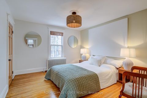 Photo 18 at 33 Ladykirk Avenue, Woodbine Corridor, Toronto