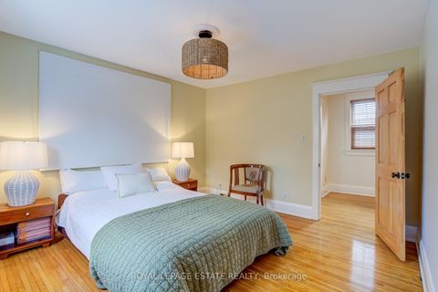 Photo 19 at 33 Ladykirk Avenue, Woodbine Corridor, Toronto