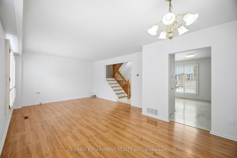 Photo 9 at 24 - 25 Gosford Boulevard, Black Creek, Toronto