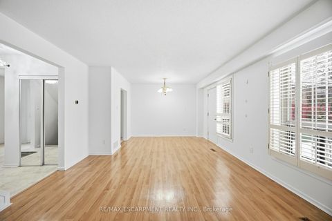 Photo 13 at 24 - 25 Gosford Boulevard, Black Creek, Toronto