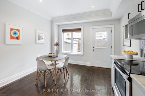 Photo 8 at 68A Oxford Street, Chinatown, Toronto