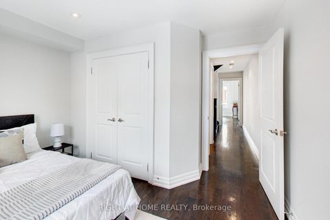 Photo 15 at 68A Oxford Street, Chinatown, Toronto