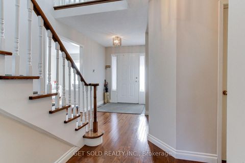 Photo 3 at 36 Houseman Crescent, North Richvale, Richmond Hill