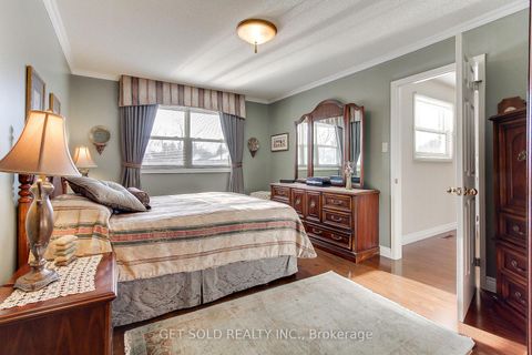 Photo 19 at 36 Houseman Crescent, North Richvale, Richmond Hill